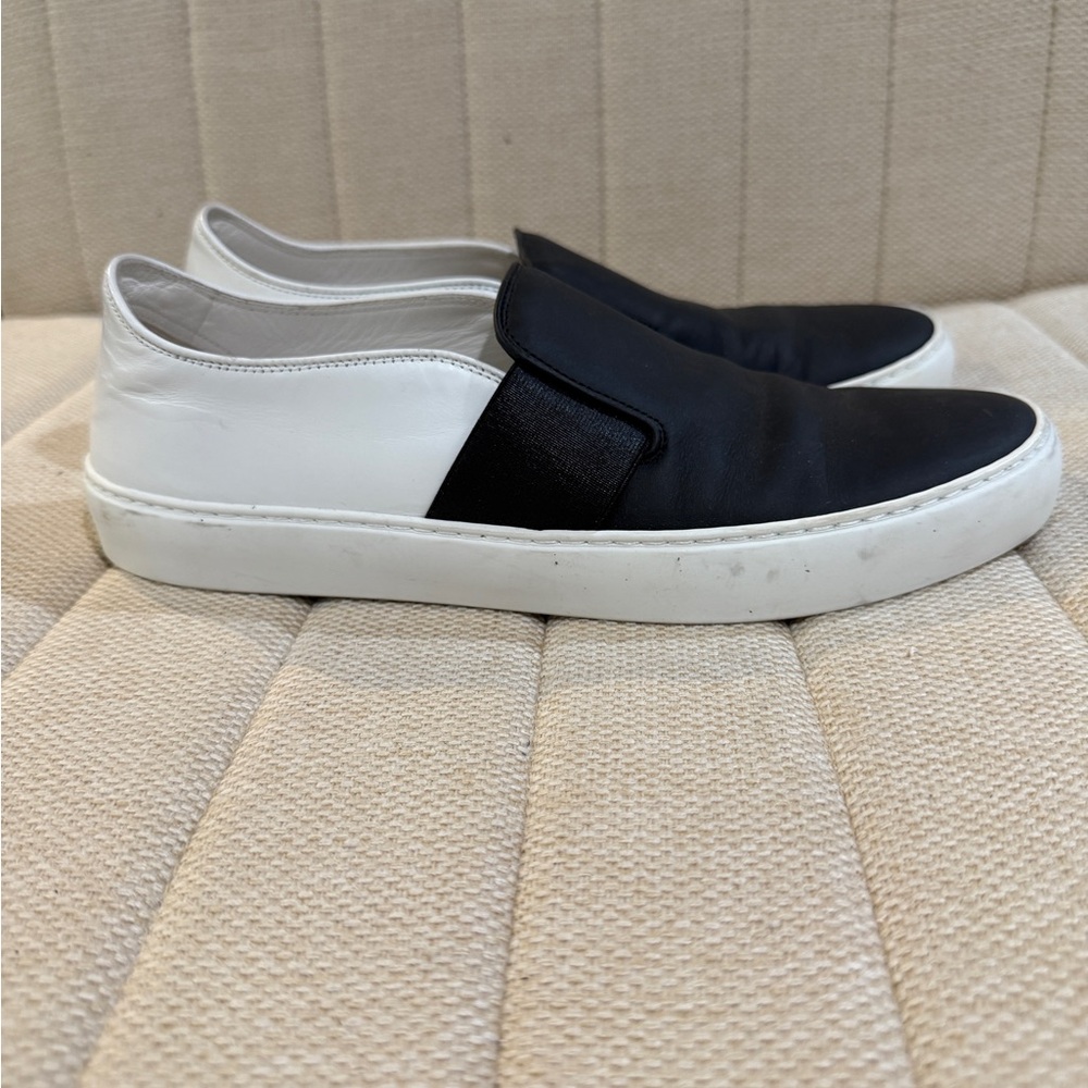 CHANEL Black and White Women's 👟